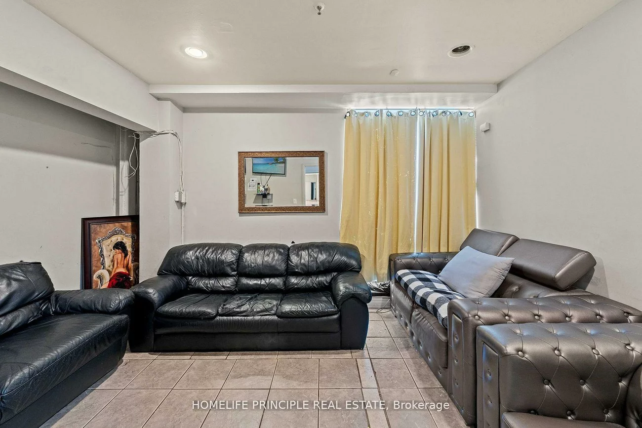 1270, Finch, York University Heights, Toronto