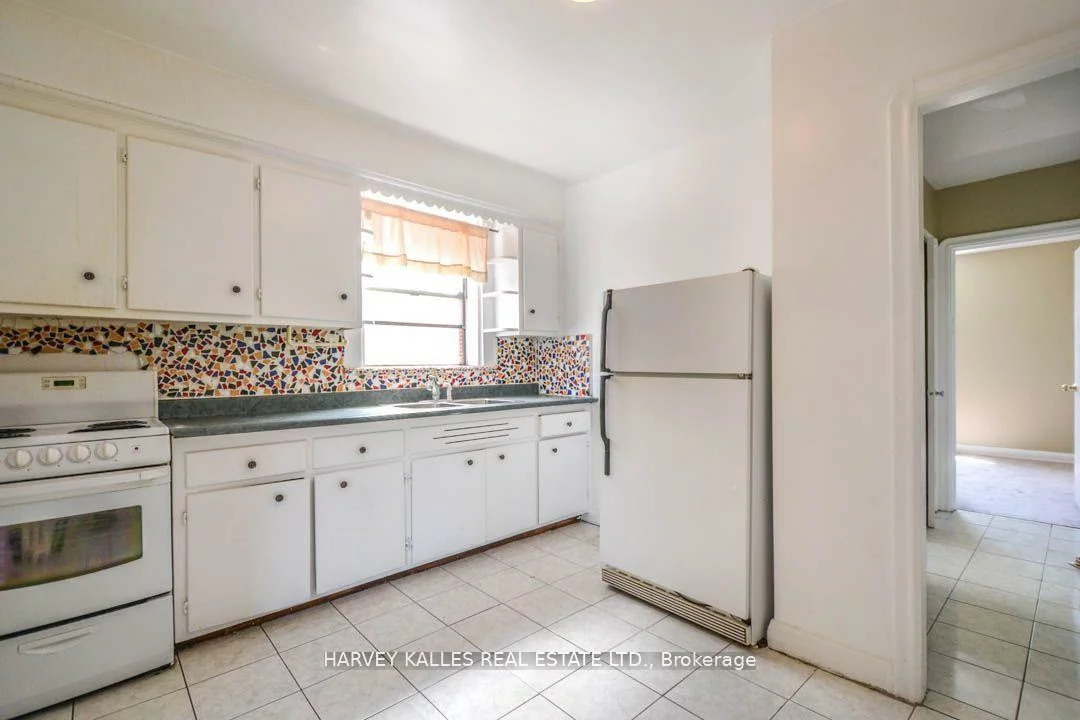 90, Trethewey, Beechborough-Greenbrook, Toronto