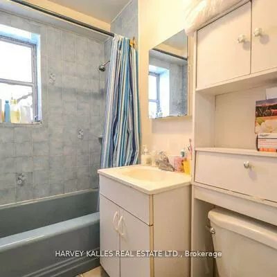 90, Trethewey, Beechborough-Greenbrook, Toronto
