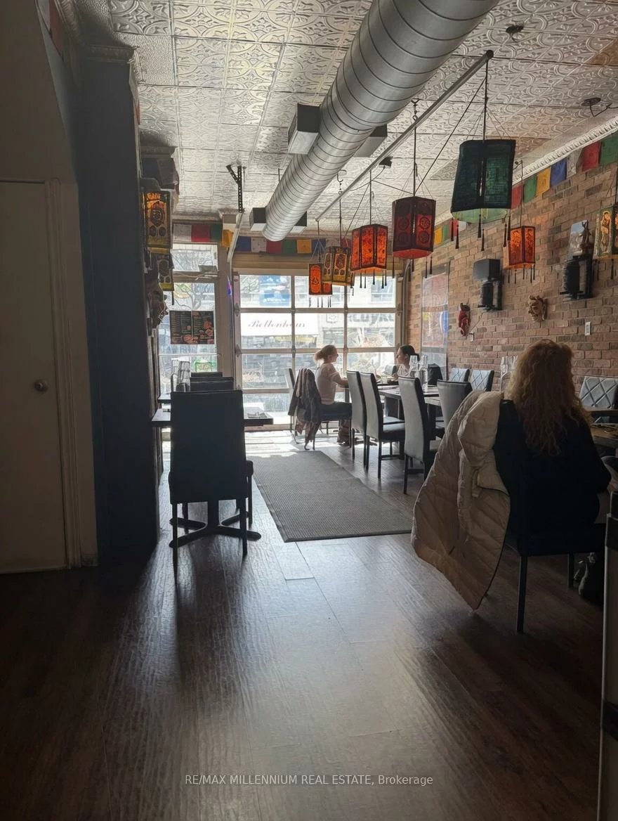 2392, Bloor, Runnymede-Bloor West Village, Toronto
