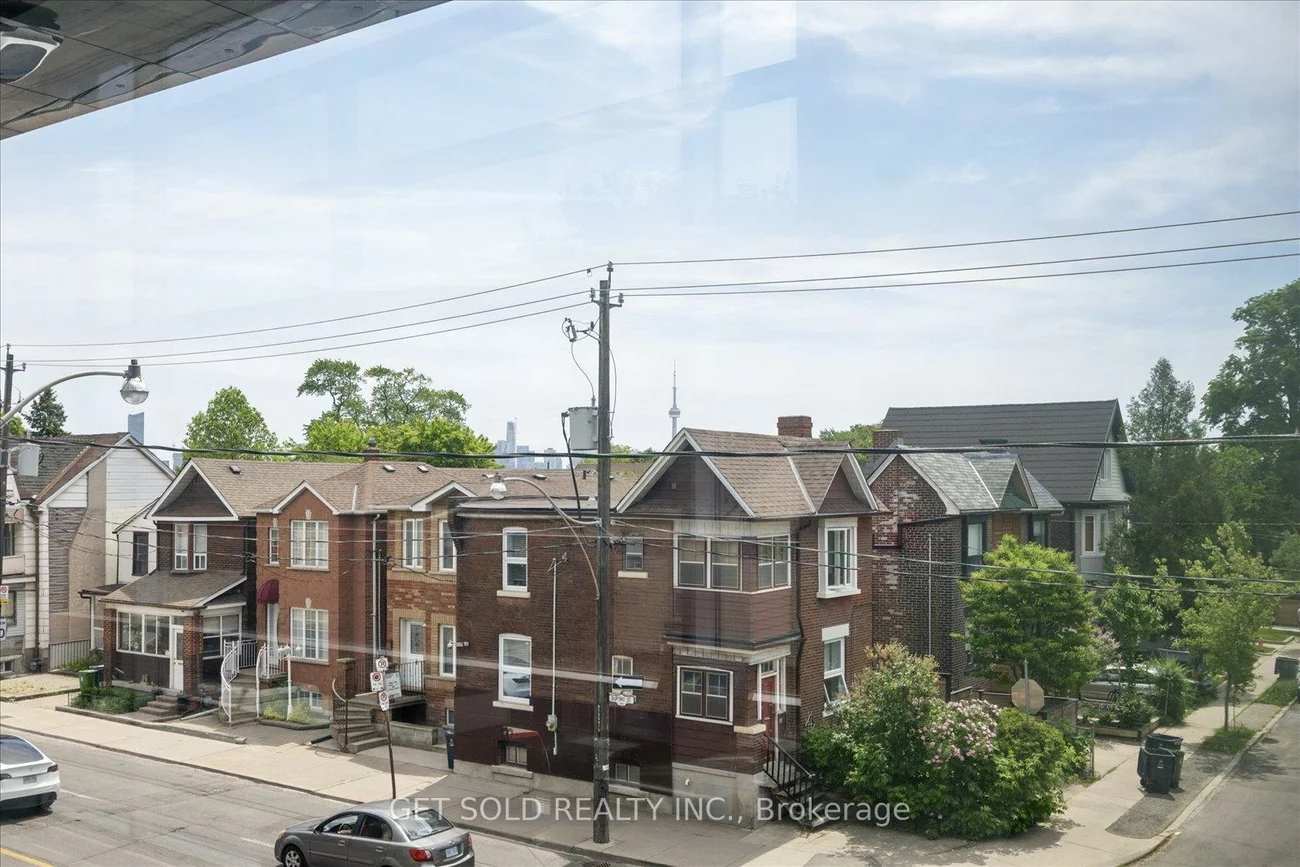 950, Dupont, Dovercourt-Wallace Emerson-Junction, Toronto