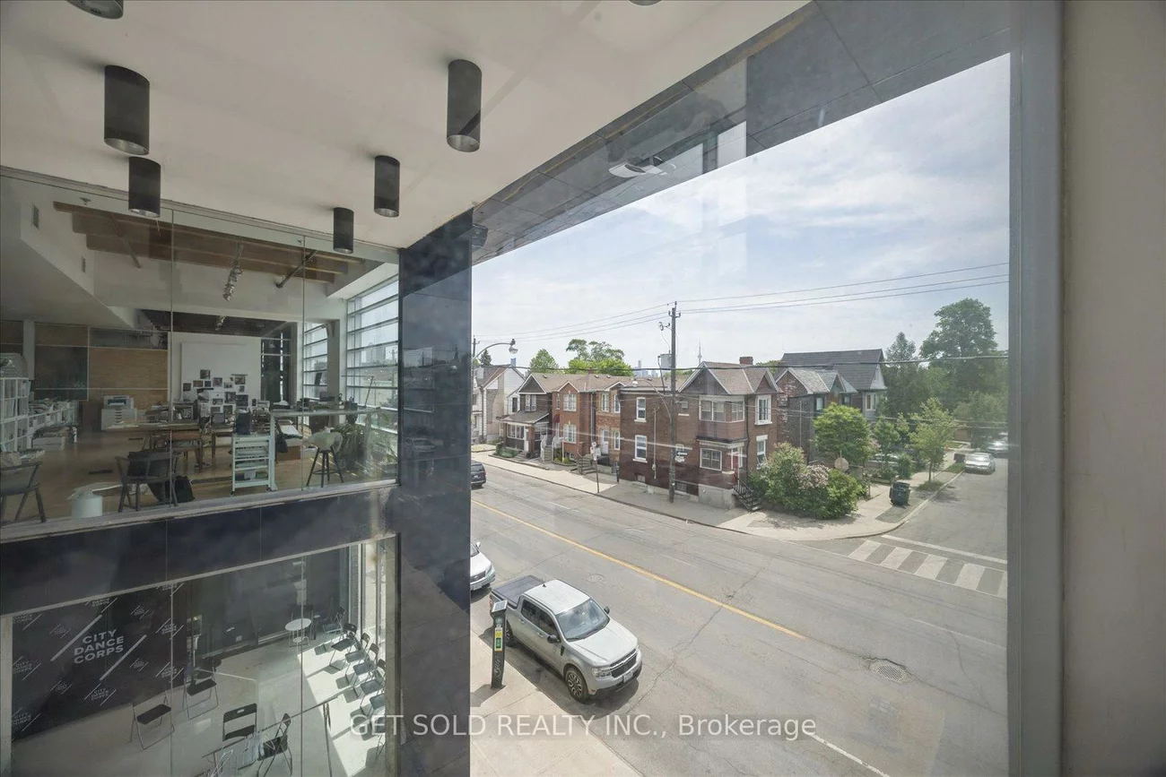 950, Dupont, Dovercourt-Wallace Emerson-Junction, Toronto