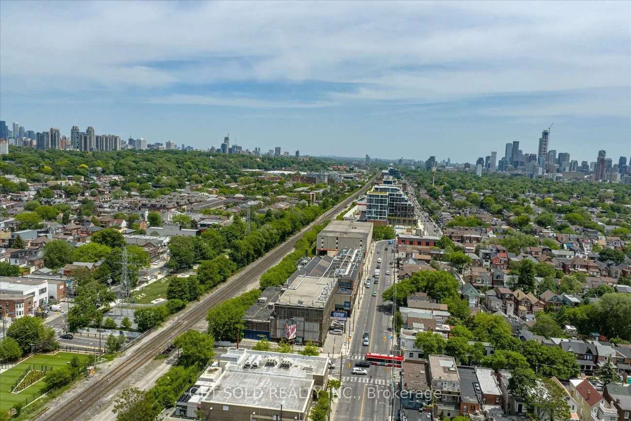 950, Dupont, Dovercourt-Wallace Emerson-Junction, Toronto