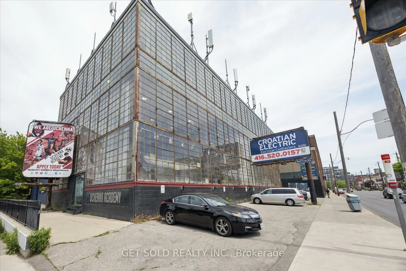 950, Dupont, Dovercourt-Wallace Emerson-Junction, Toronto