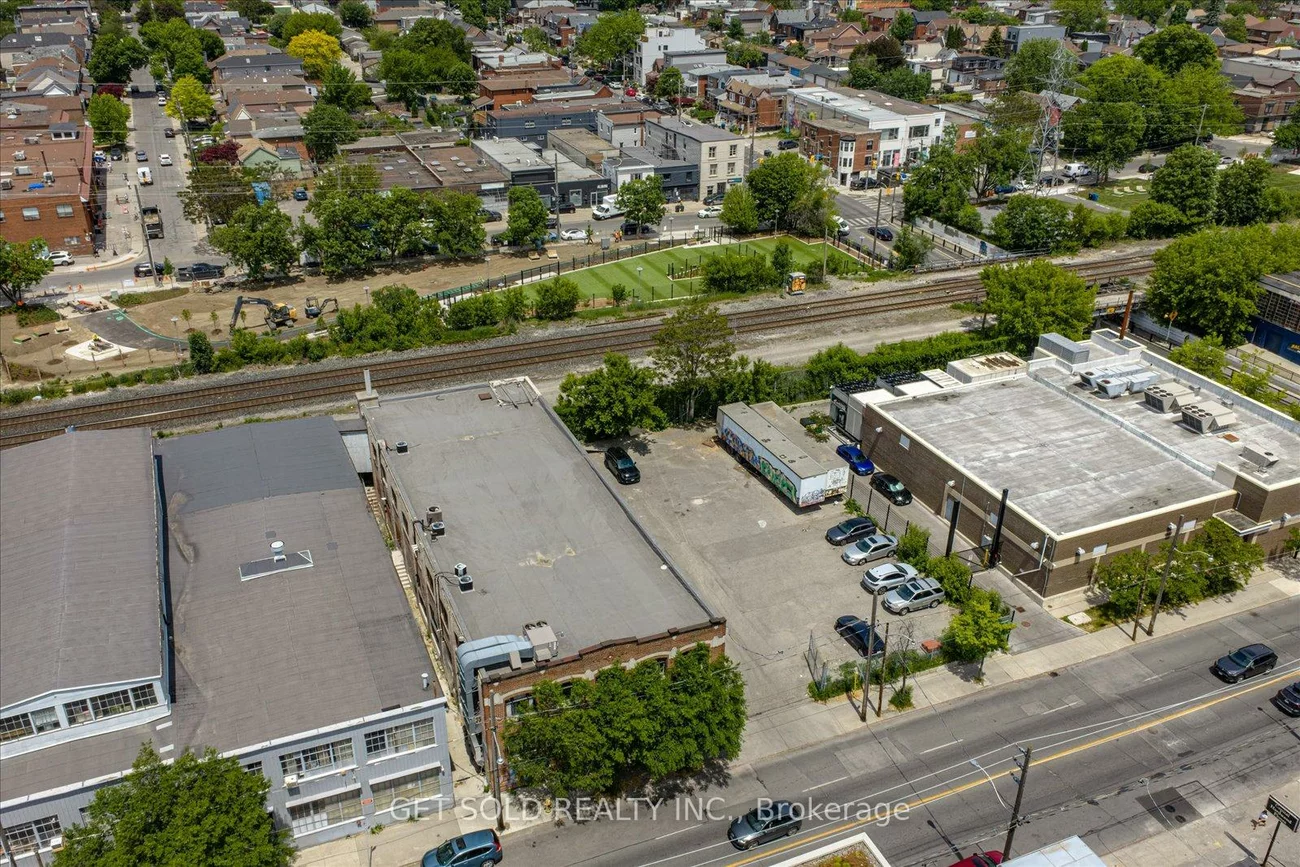 1020, Dupont, Dovercourt-Wallace Emerson-Junction, Toronto