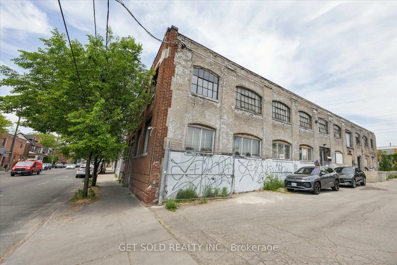 1020, Dupont, Dovercourt-Wallace Emerson-Junction, Toronto