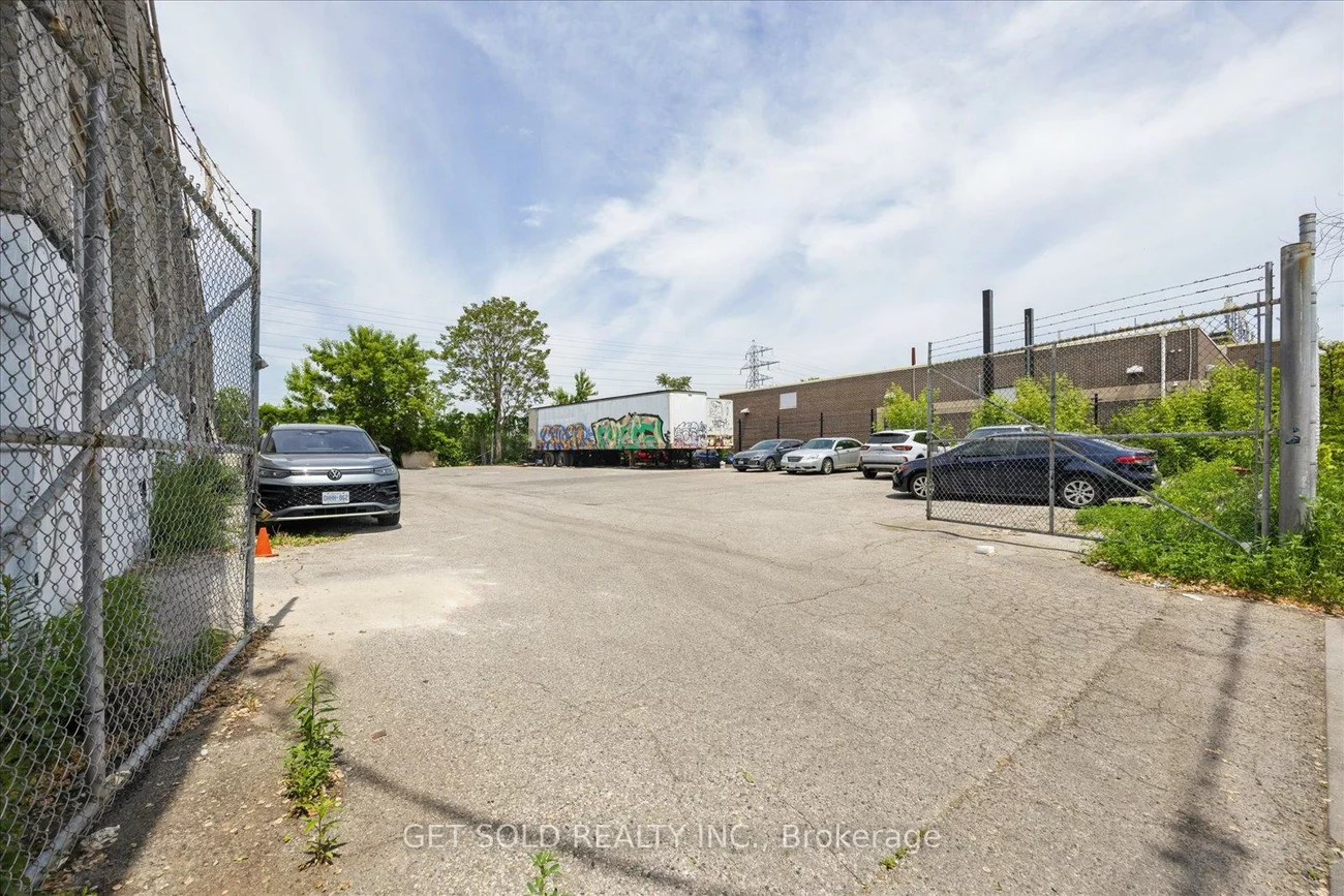 1020, Dupont, Dovercourt-Wallace Emerson-Junction, Toronto