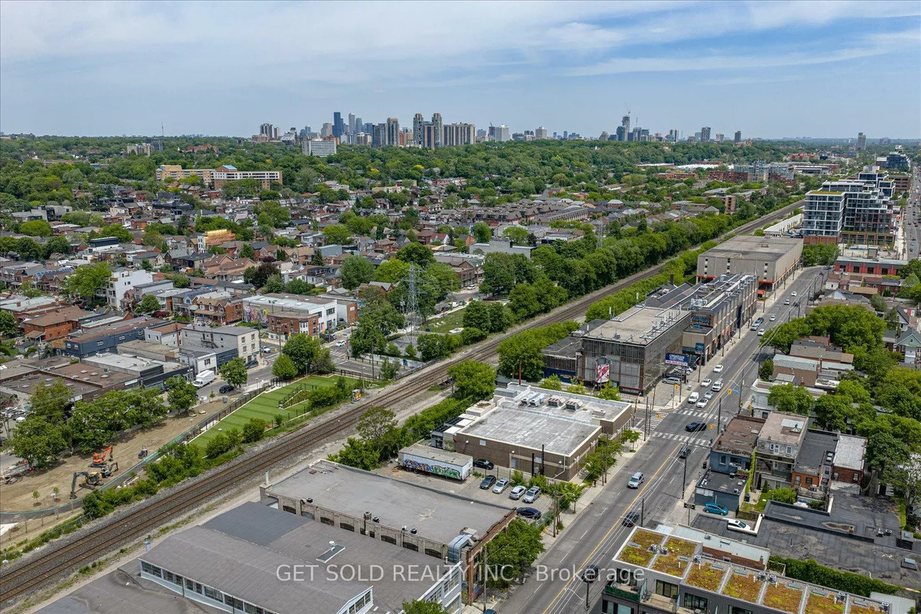1020, Dupont, Dovercourt-Wallace Emerson-Junction, Toronto