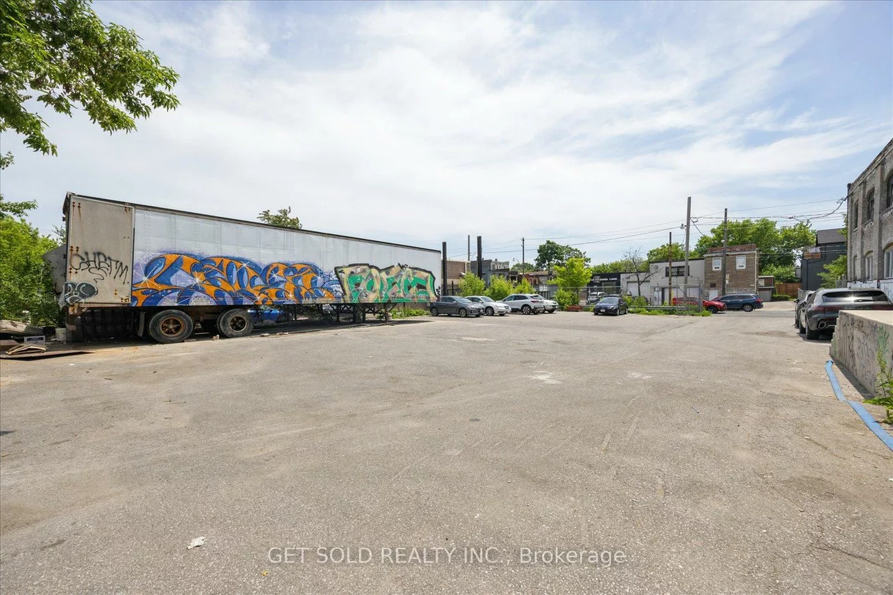 1020, Dupont, Dovercourt-Wallace Emerson-Junction, Toronto