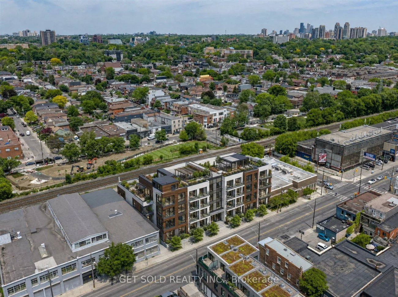1020, Dupont, Dovercourt-Wallace Emerson-Junction, Toronto
