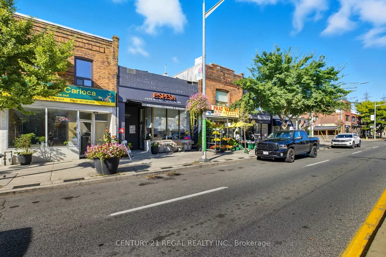 1700, St Clair, Weston-Pellam Park, Toronto