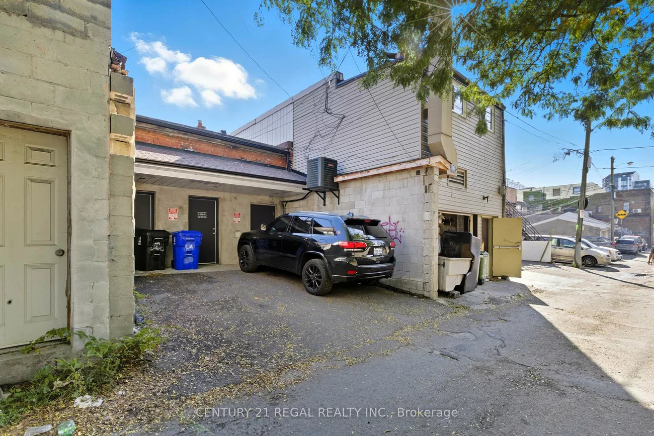 1700, St Clair, Weston-Pellam Park, Toronto