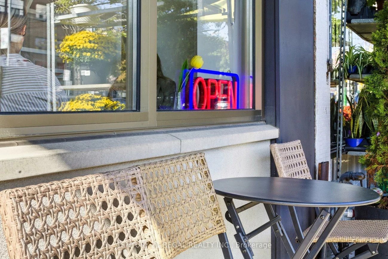 1700, St Clair, Weston-Pellam Park, Toronto