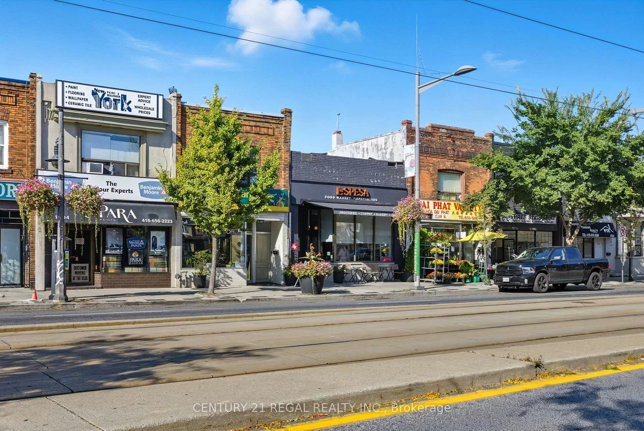 1700, St Clair, Weston-Pellam Park, Toronto