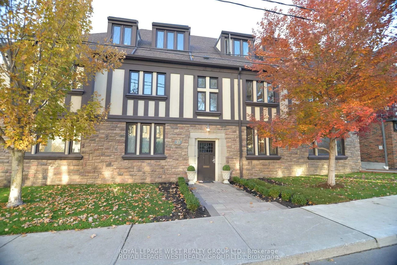 27, Mossom, High Park-Swansea, Toronto