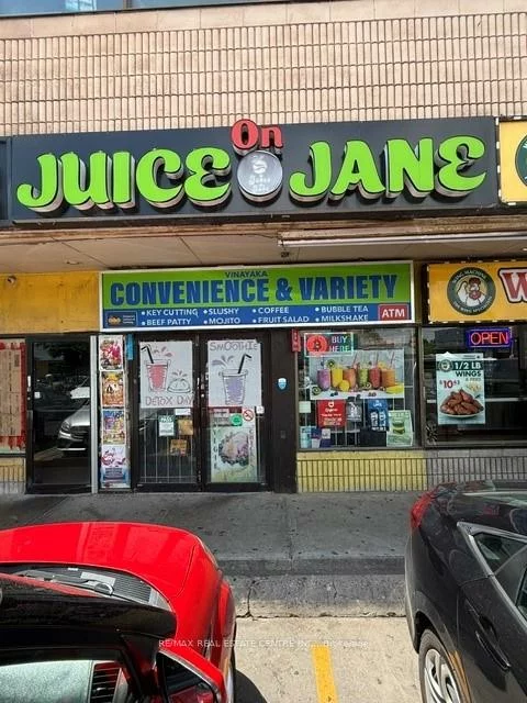 1682, Jane, Weston, Toronto