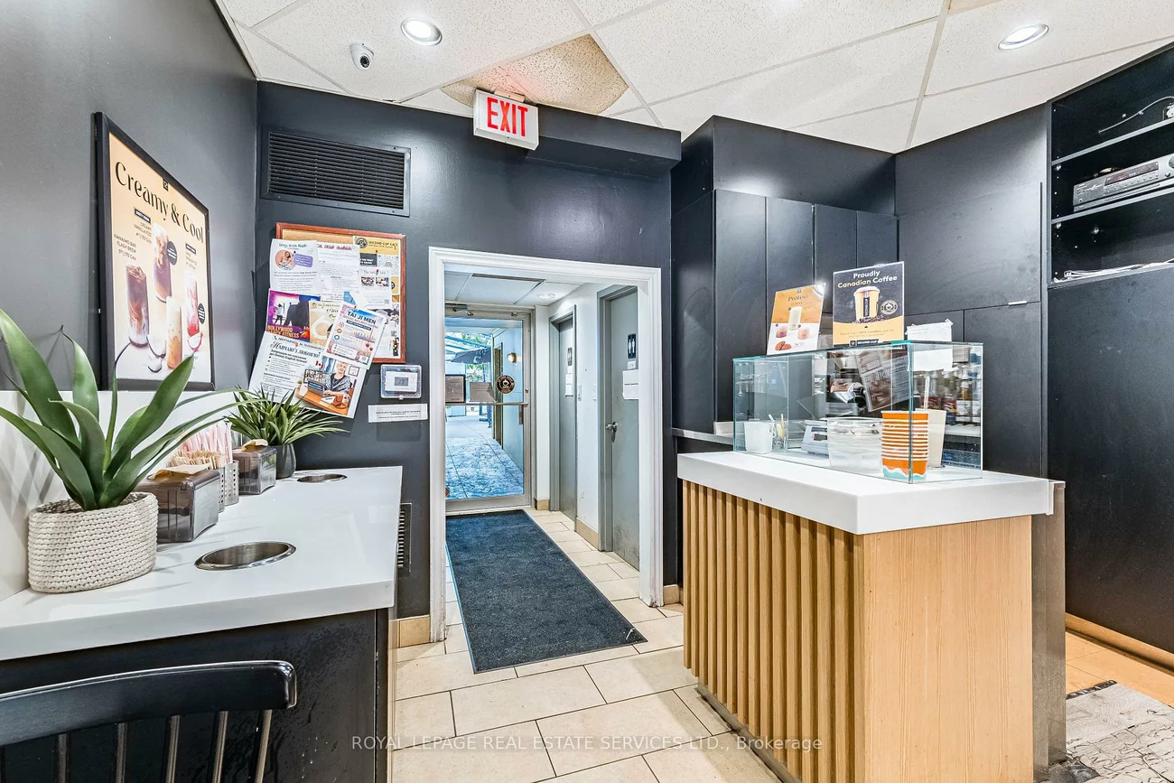 2340, Bloor, Runnymede-Bloor West Village, Toronto