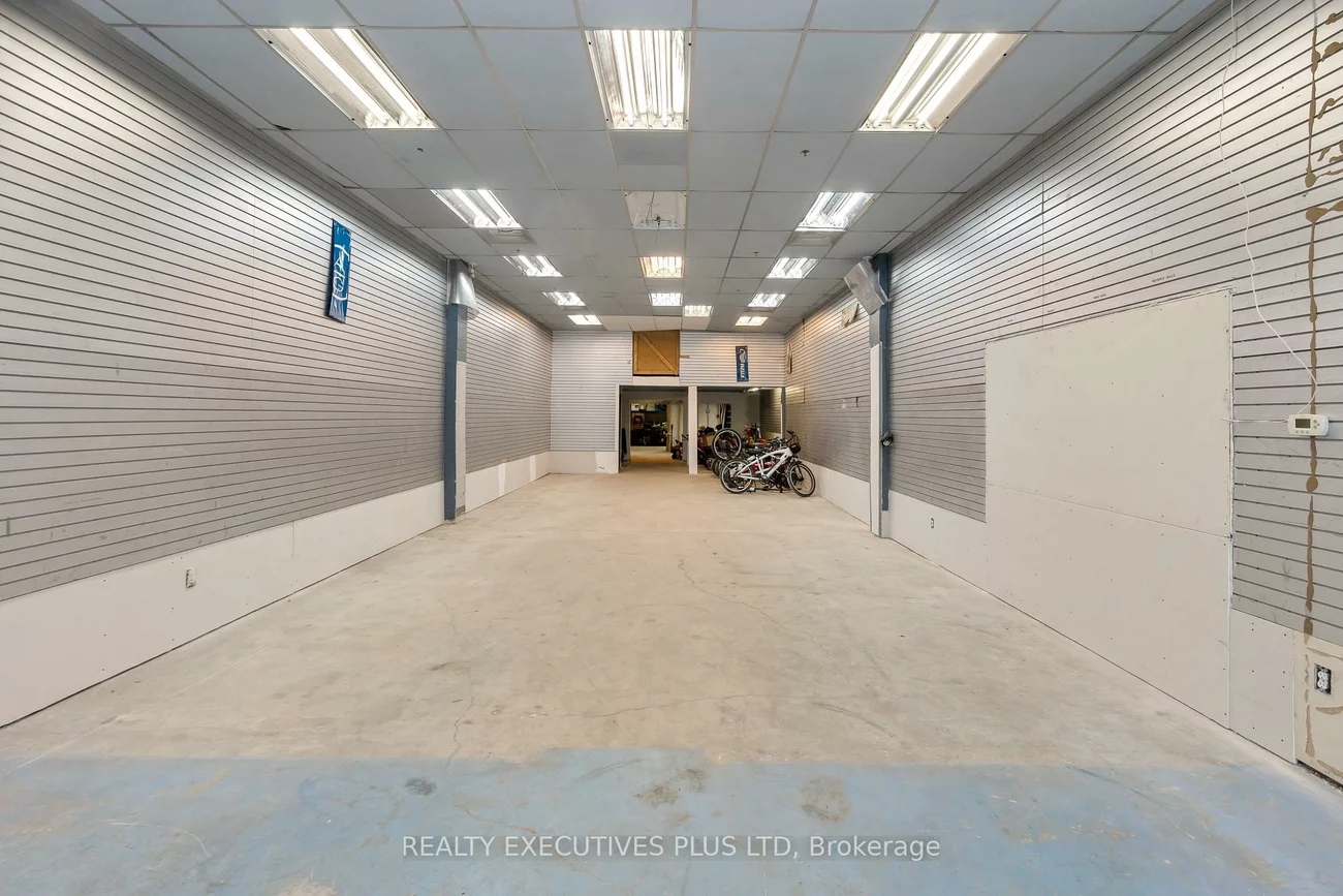 6921, Steeles, West Humber-Clairville, Toronto