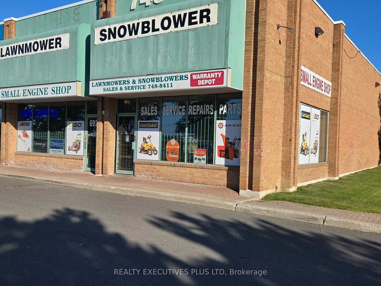 6921, Steeles, West Humber-Clairville, Toronto