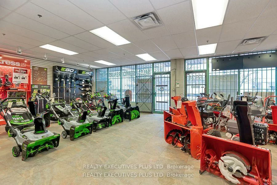 6921, Steeles, West Humber-Clairville, Toronto