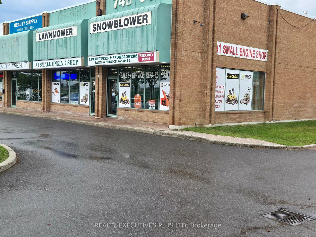 6921, Steeles, West Humber-Clairville, Toronto