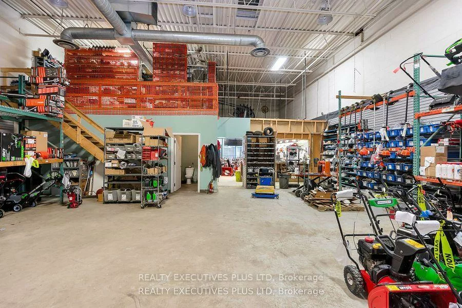 6921, Steeles, West Humber-Clairville, Toronto