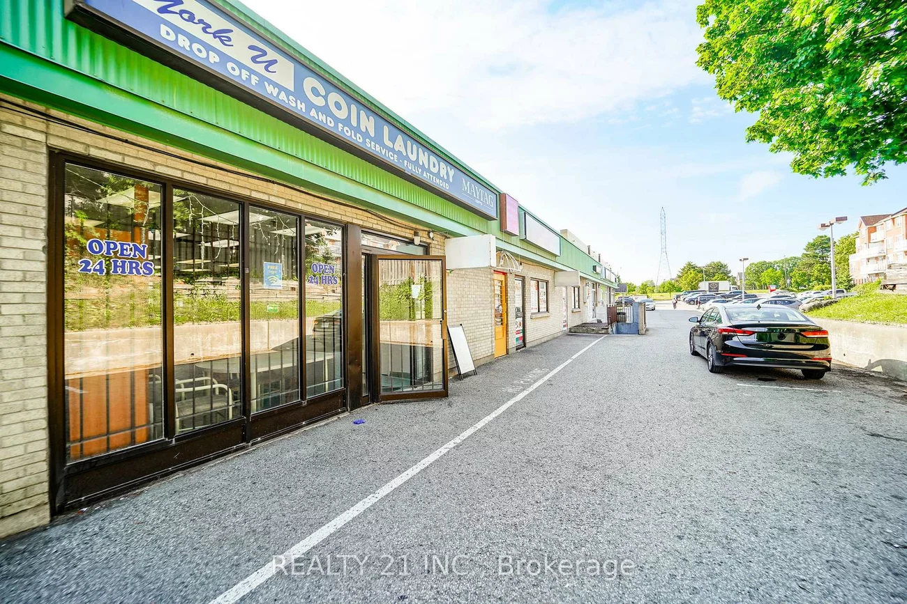 45, Four Winds, York University Heights, Toronto