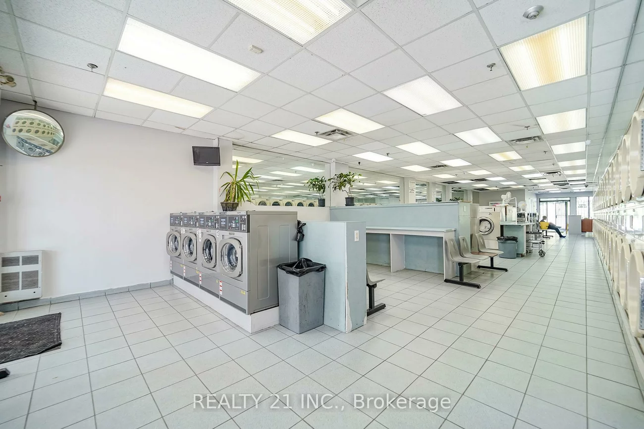 45, Four Winds, York University Heights, Toronto