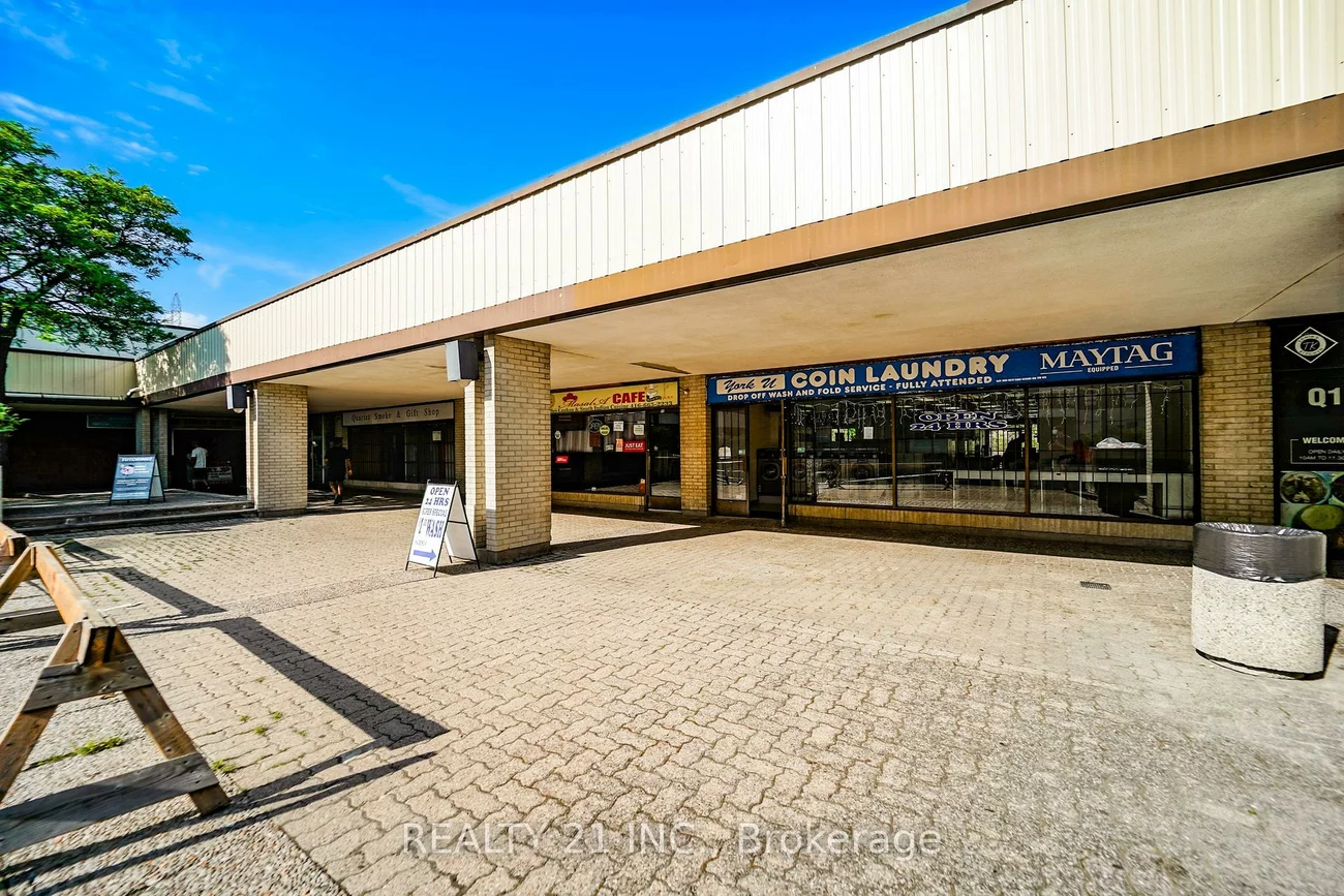 45, Four Winds, York University Heights, Toronto