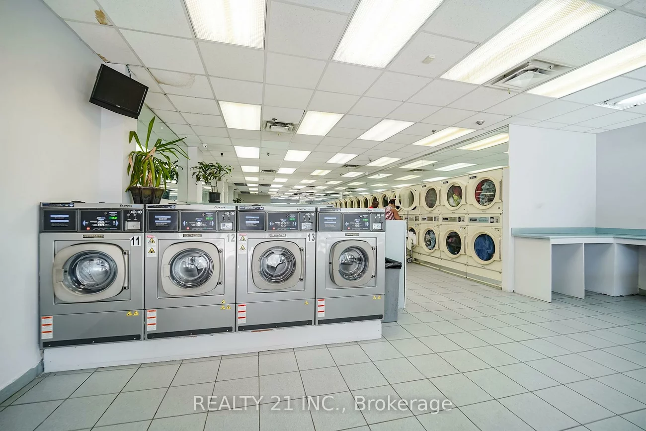 45, Four Winds, York University Heights, Toronto