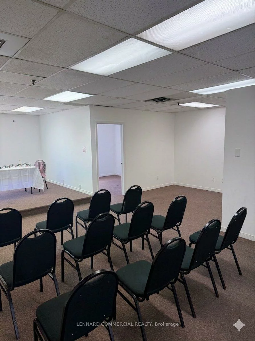 750, Oakdale, Glenfield-Jane Heights, Toronto