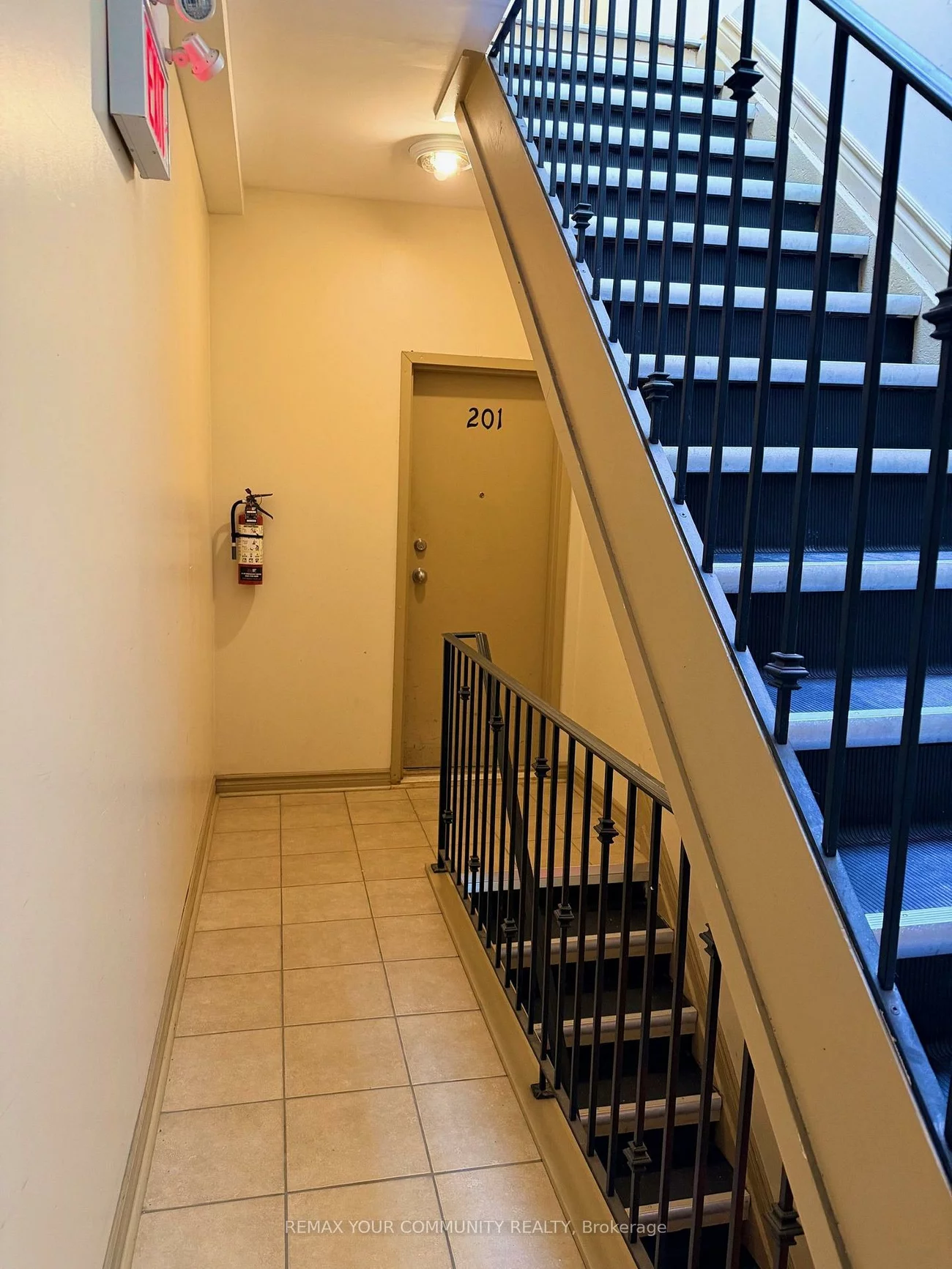 802, Bloor, Dovercourt-Wallace Emerson-Junction, Toronto