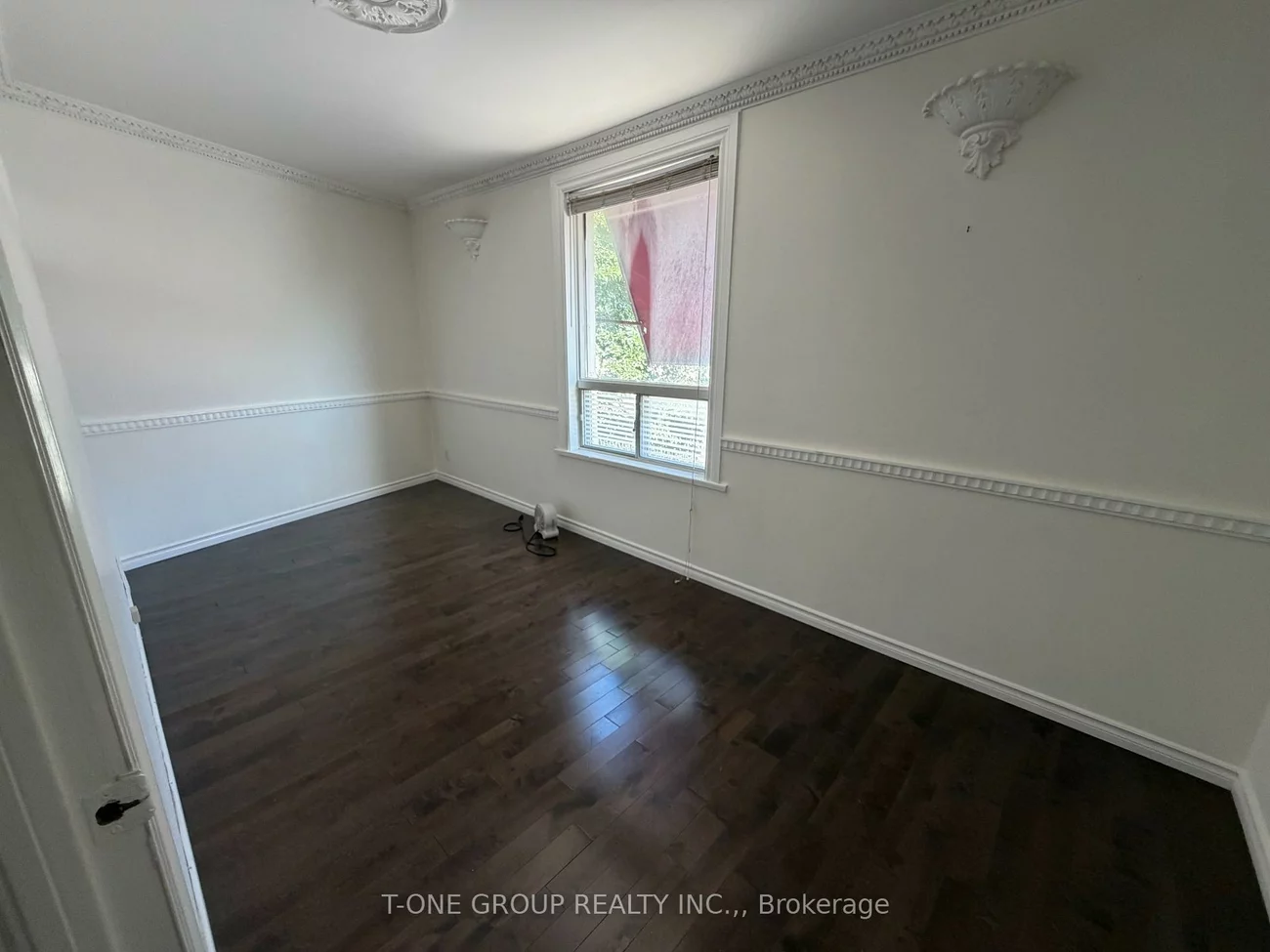 3287, Dundas, Junction Area, Toronto