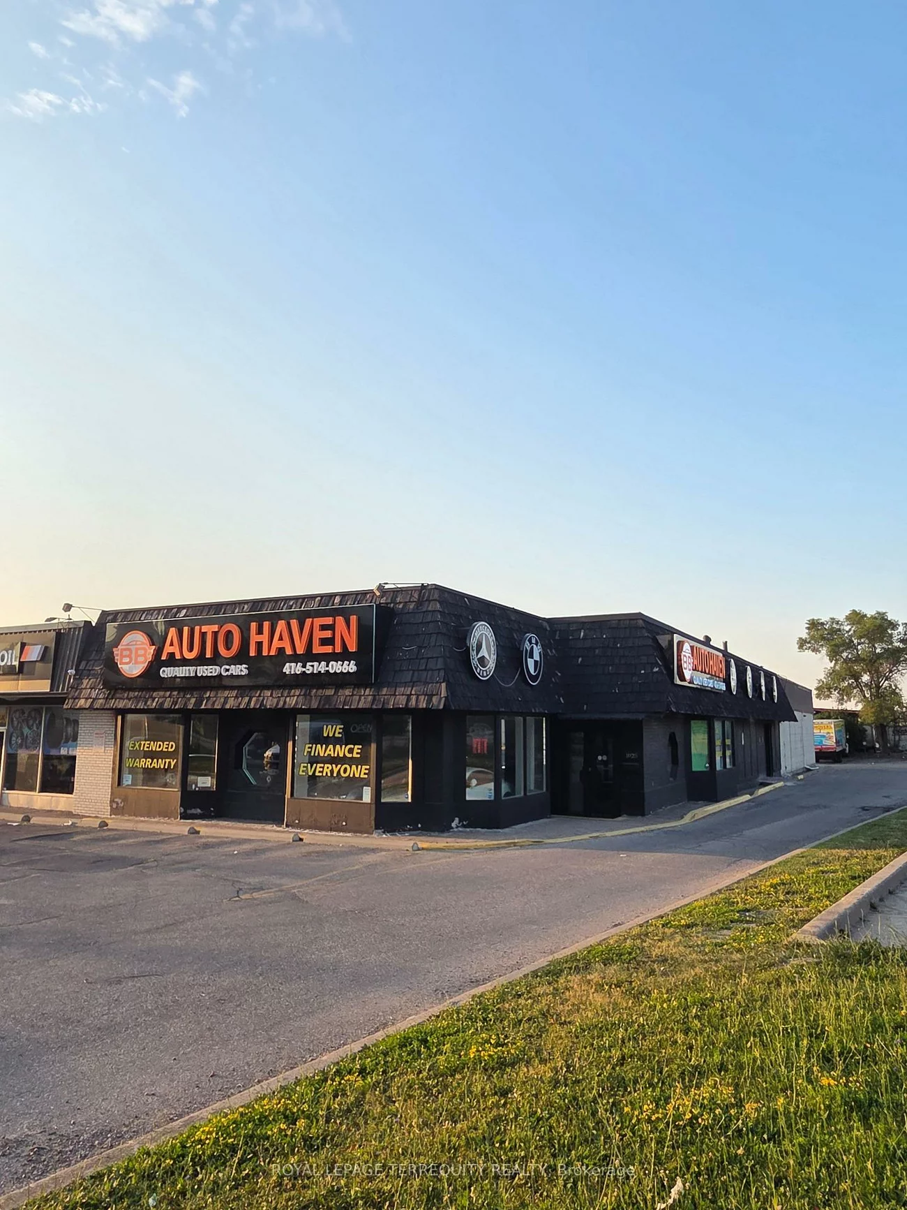 1025, Finch, York University Heights, Toronto