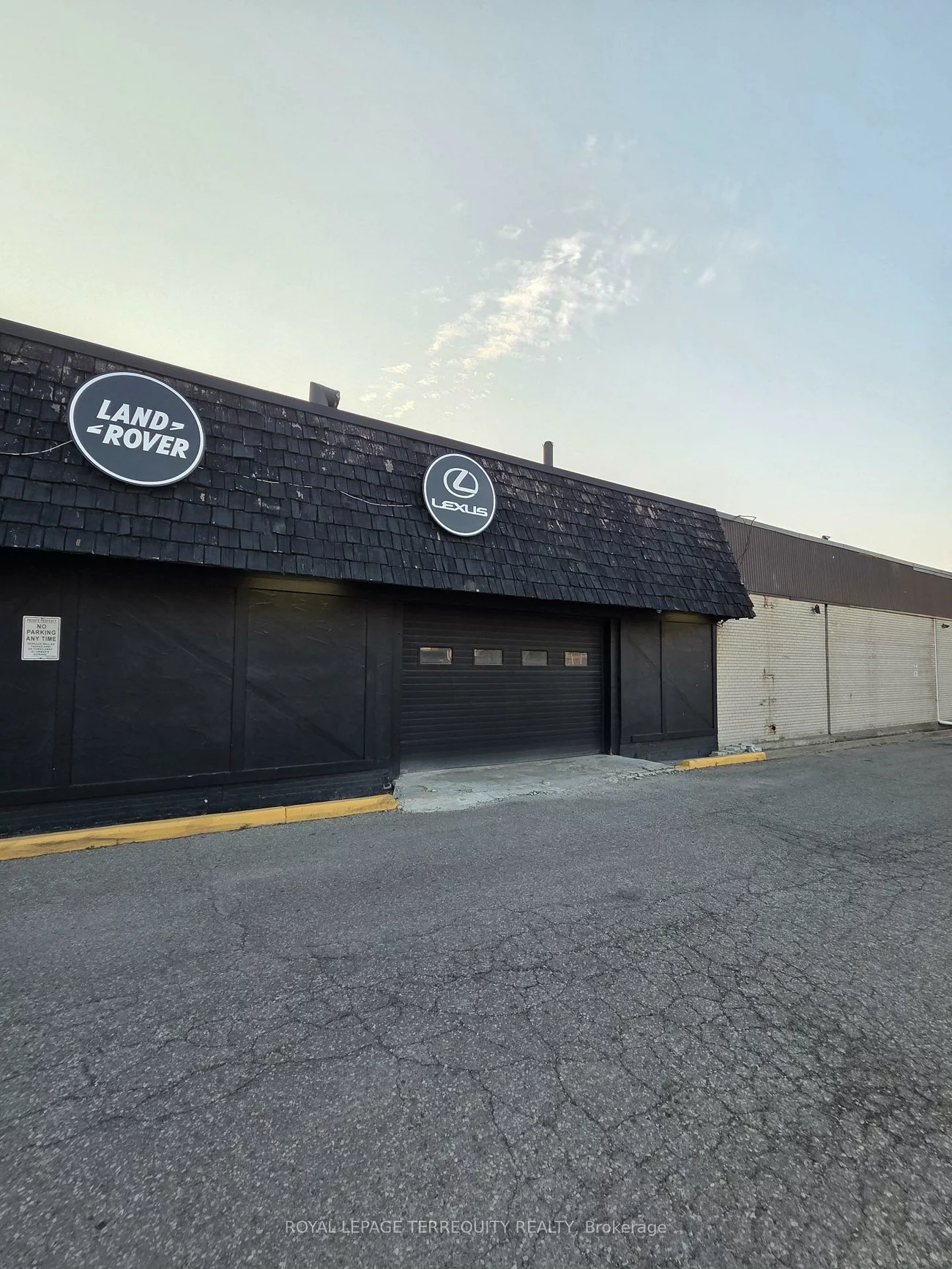 1025, Finch, York University Heights, Toronto