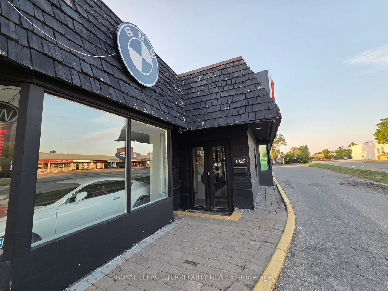 1025, Finch, York University Heights, Toronto