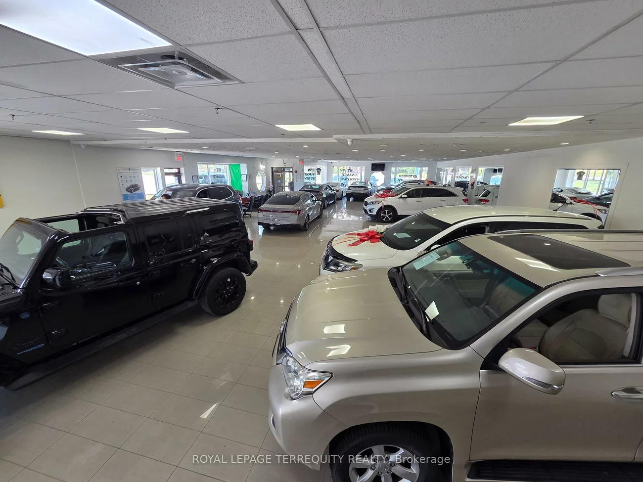 1025, Finch, York University Heights, Toronto