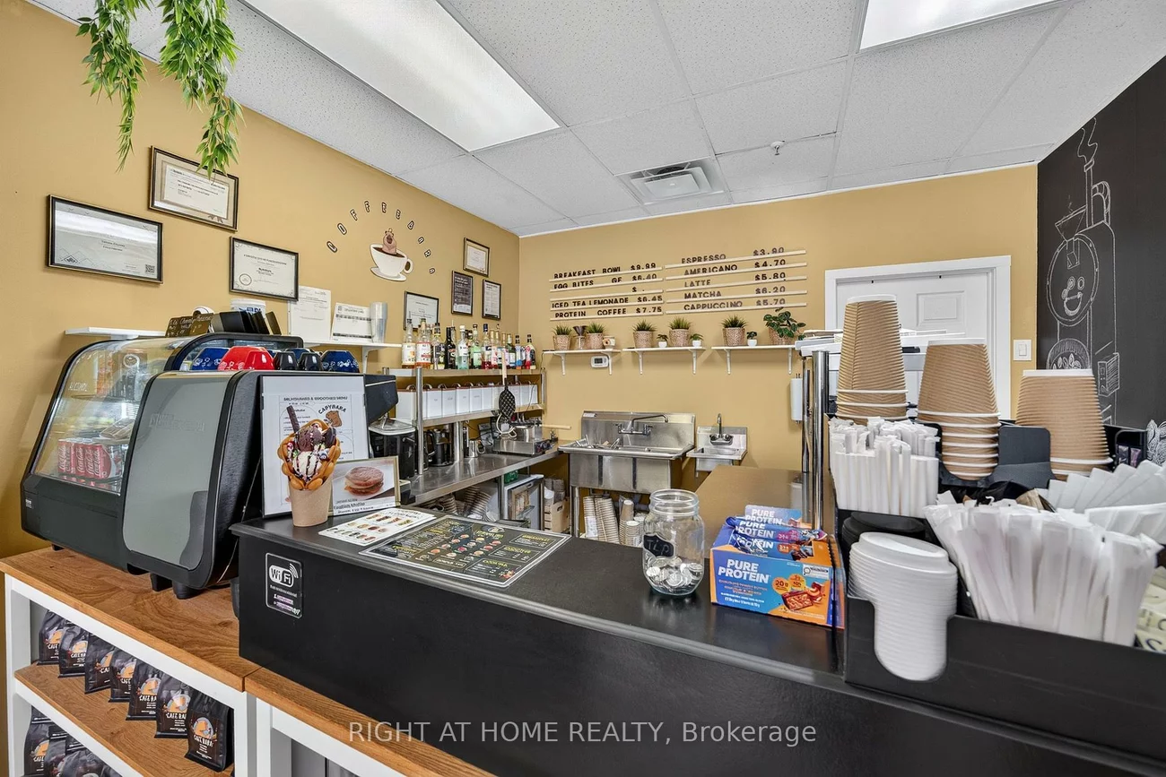 2323, Bloor, High Park-Swansea, Toronto