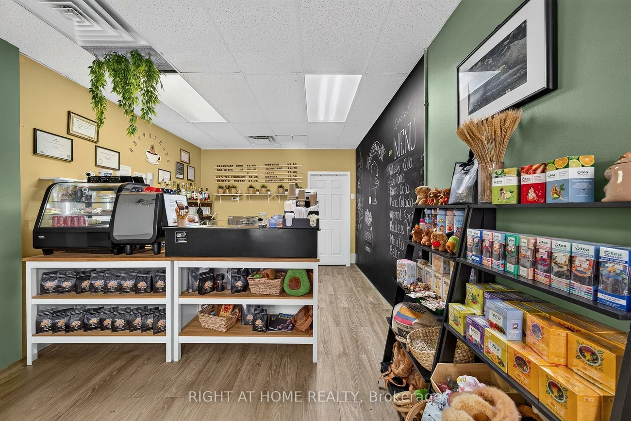 2323, Bloor, High Park-Swansea, Toronto