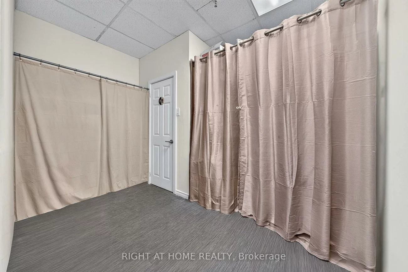 2323, Bloor, High Park-Swansea, Toronto
