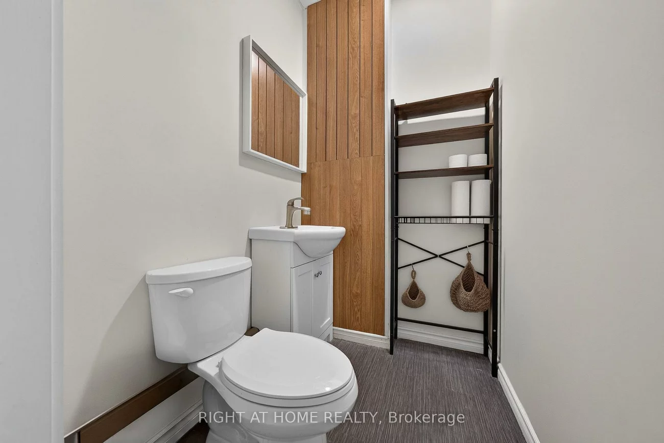 2323, Bloor, High Park-Swansea, Toronto