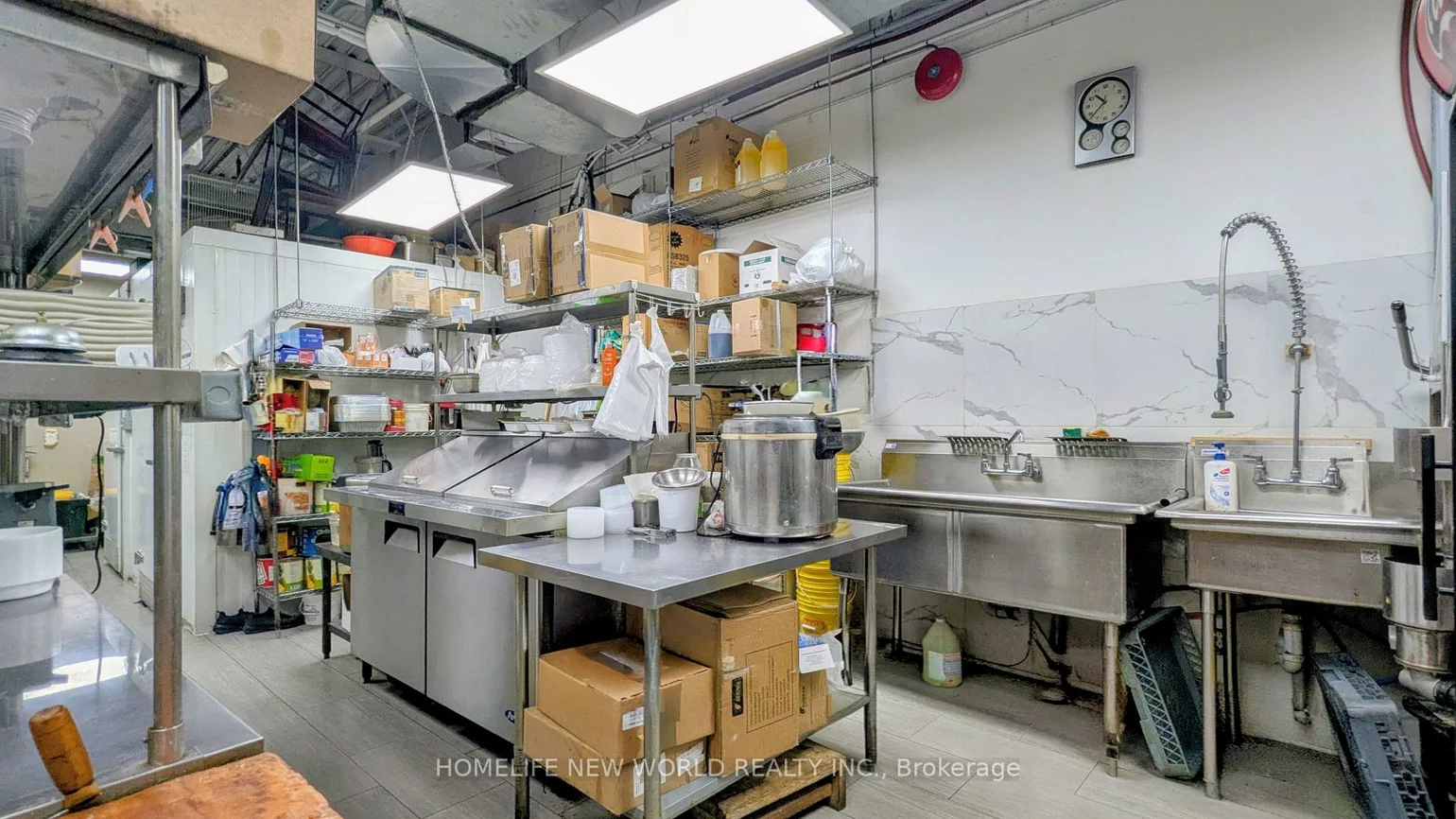 2584, Finch, Humber Summit, Toronto