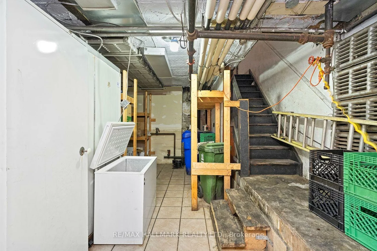 523, Annette, High Park North, Toronto