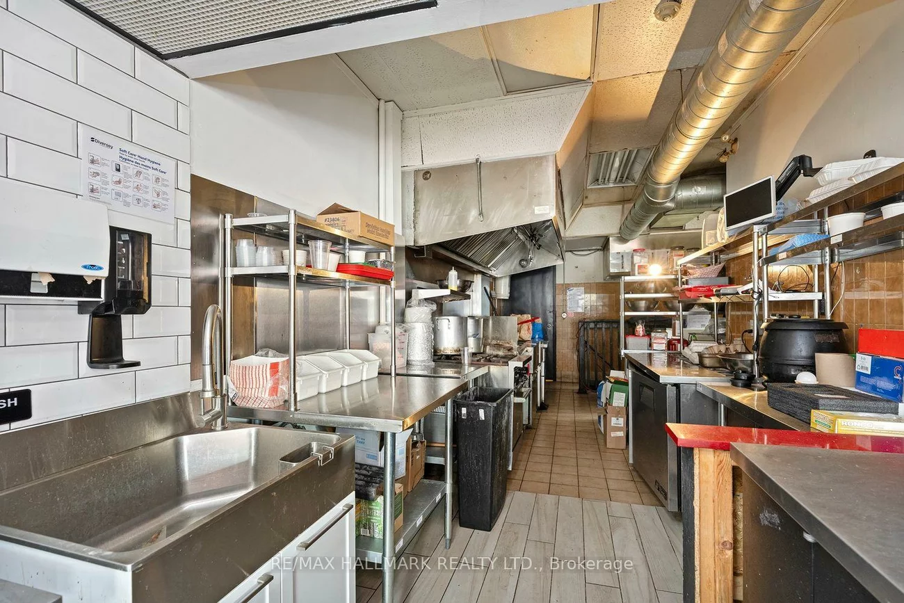 523, Annette, High Park North, Toronto