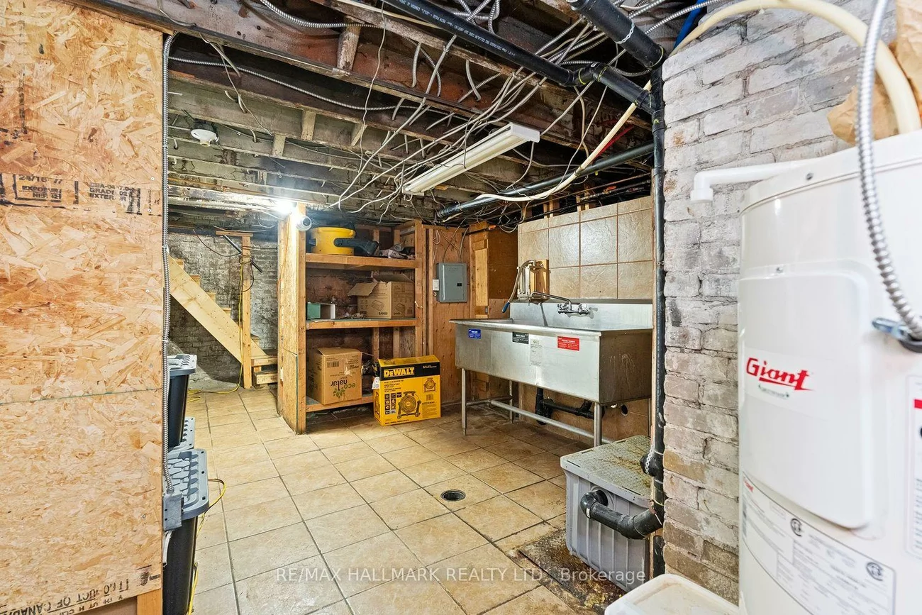 523, Annette, High Park North, Toronto