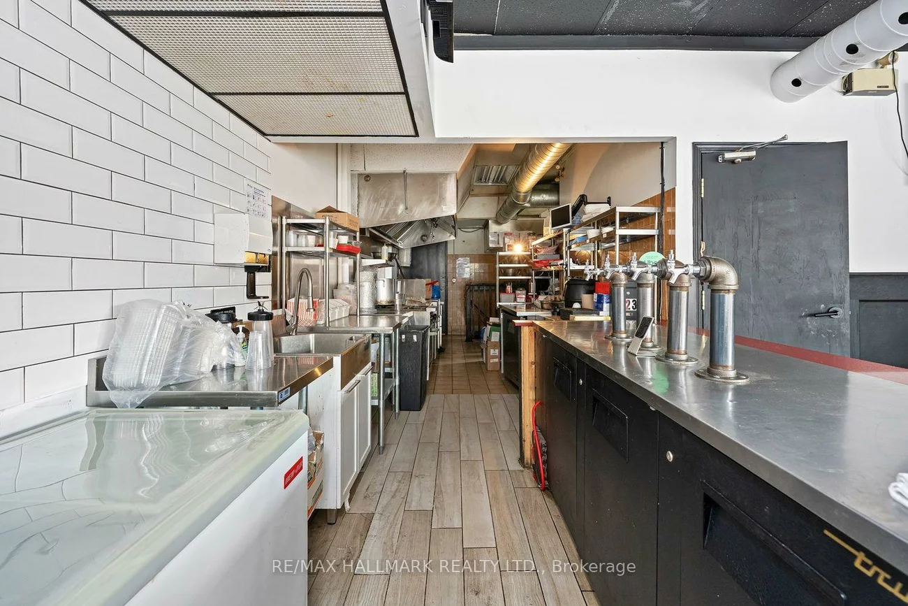 523, Annette, High Park North, Toronto