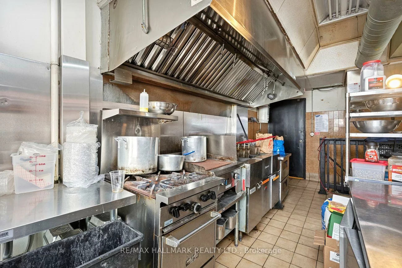 523, Annette, High Park North, Toronto