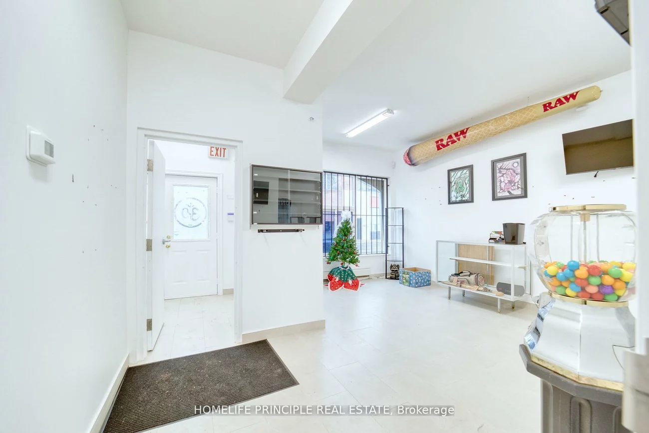 983, Dupont, Dovercourt-Wallace Emerson-Junction, Toronto
