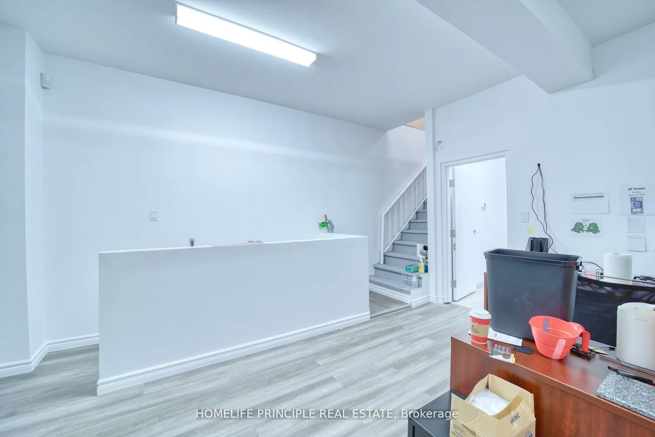 983, Dupont, Dovercourt-Wallace Emerson-Junction, Toronto