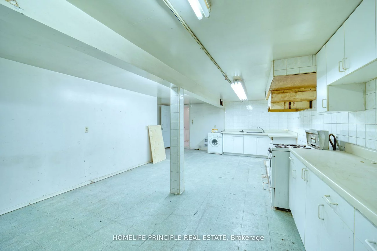 983, Dupont, Dovercourt-Wallace Emerson-Junction, Toronto